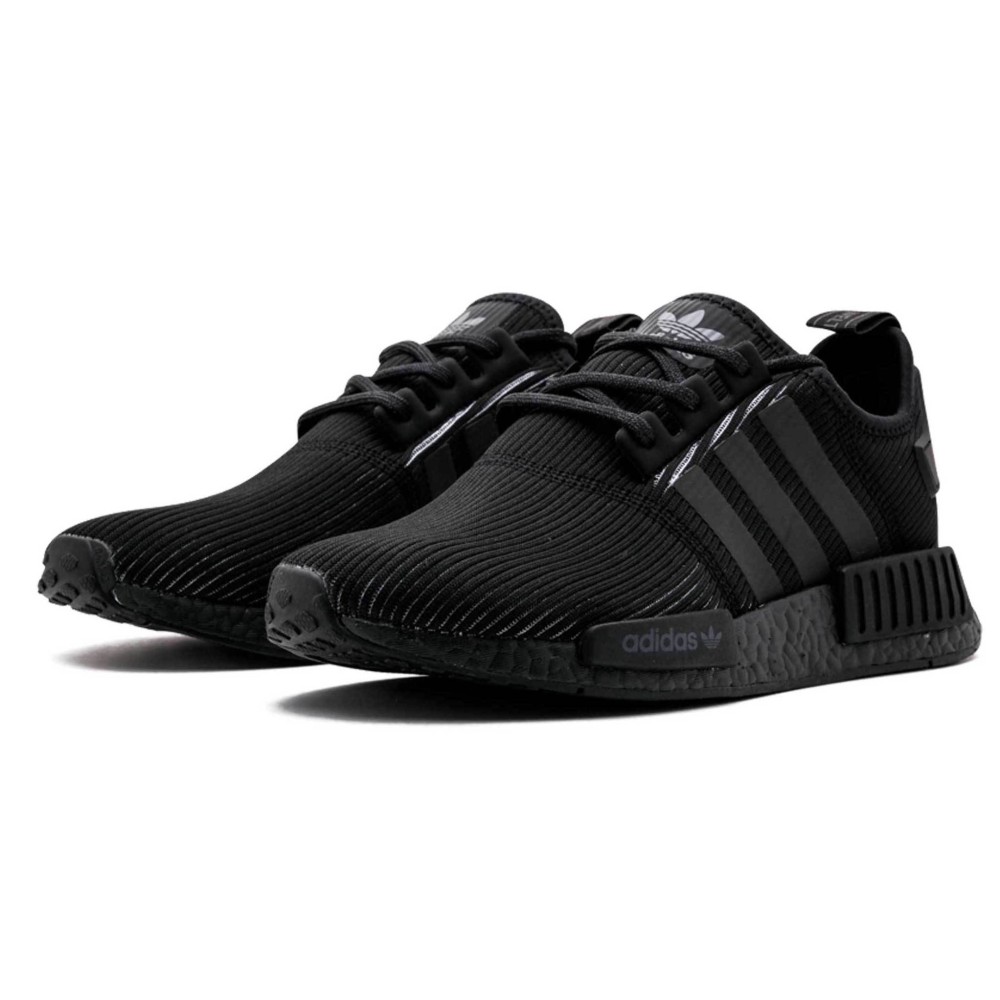 Nike hot sale adidas nmd